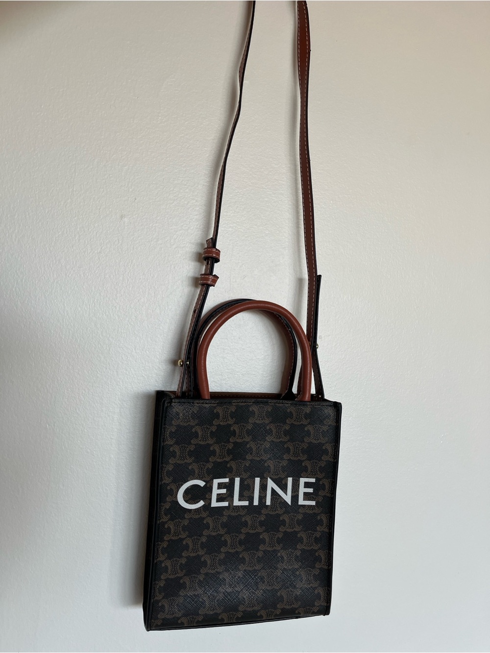 Celine Vertical Cabas Triomphe